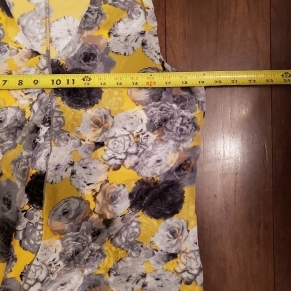 Adele & May sleeveless blouse size L no flaws beautiful print - Picture 5 of 6